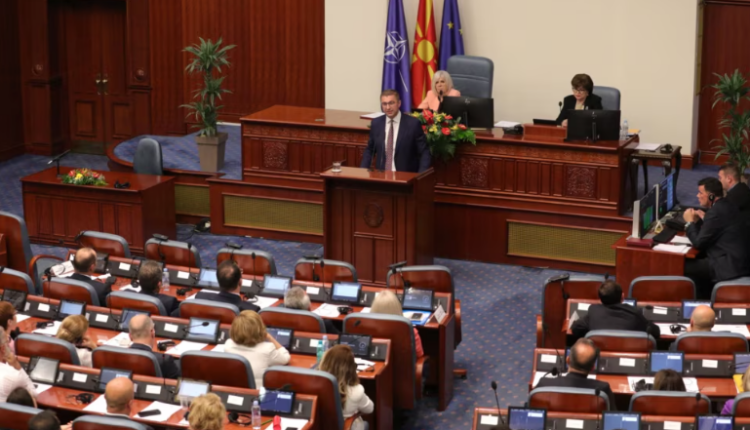 Kuvend, miratohet Ligji për Mbrojtjen e Fëmijëve i cili paraprakisht nuk u dekretua nga Siljanovska
