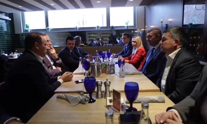 Mickoski në Uashington në takim me përfaqësues të “Maqedonia 2025”