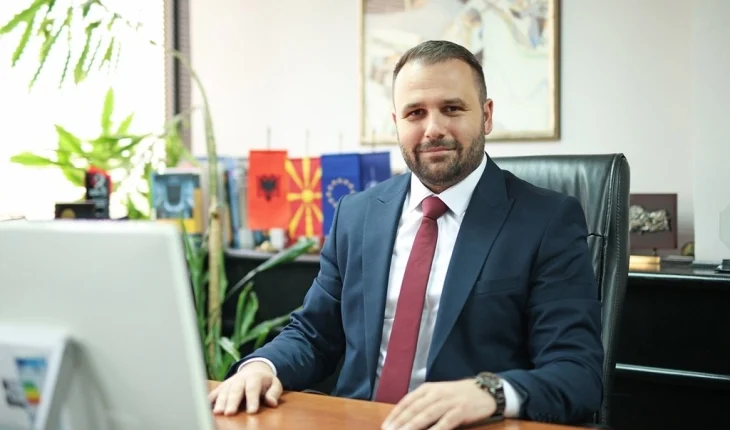 Edhe ministri i Ekonomisë del në mbështetje të bojkotit të marketeve në vend