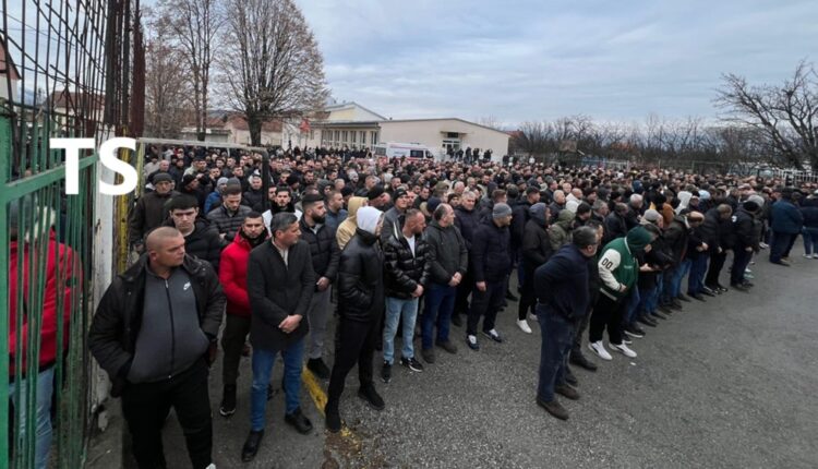 Pamje nga varrimi i katër të vdekurve të Gërçecit në Rashçe të Sarajit (VIDEO)