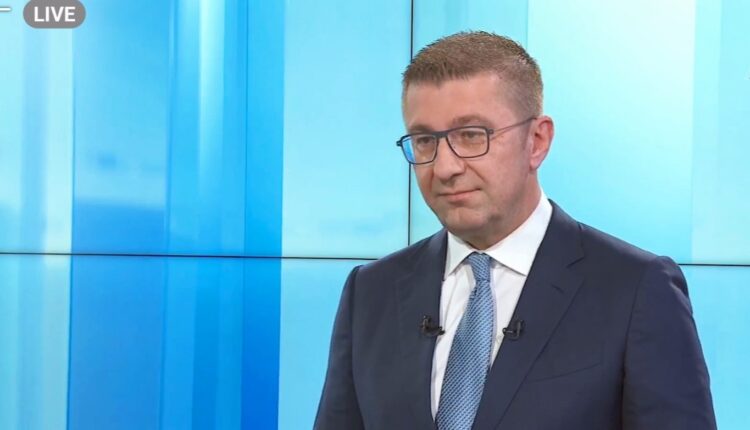 Mickoski drejtuar Petrovskës: Rezolutën në OKB e votuam në koordinim me SHBA-në, të gjithë ata që në këtë periudhë do të vizitojnë Uashingtonin do të votojnë kështu – a do të kërkoni falje si parti në konferencë të re për shtyp?