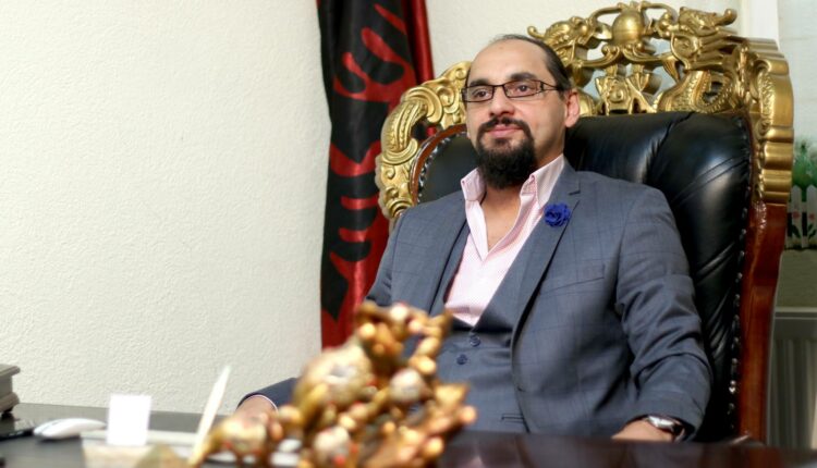 Jetmir Rexhepi zgjidhet drejtor i Ansamblit të Këngëve dhe Valleve Popullore Shqipëtare në RMV