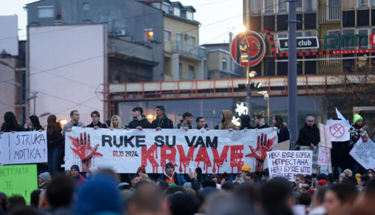 Avokatët në Serbi ndërpresin punën për një muaj në shenjë mbështetjeje për studentët