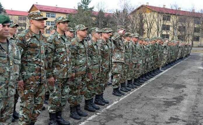 Përleshje fizike mes ushtarëve në Gjorgje Petrov të Shkupit