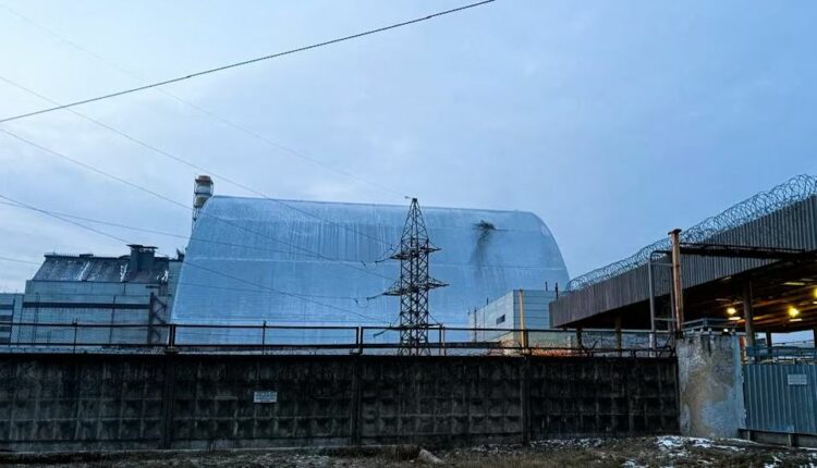 Dëmtohet mburoja e centralit bërthamor të Çernobilit, Ukraina: U godit nga Rusia