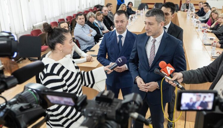 Ministri Perinski në Gazi Babë: Po ecim drejt zhvillimit të barabartë të pjesëve urbane dhe rurale të komunës