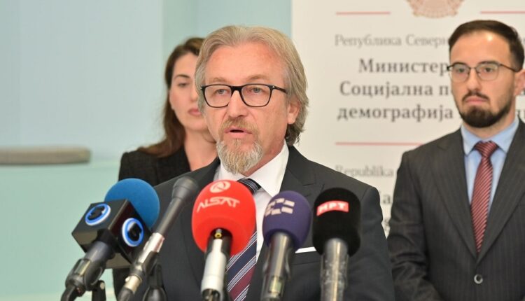 Ministri Limani tregon arsyet se pse ju hoqën kompetencat kreut të Vrapçishtit