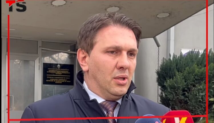 Kryetari i Komunës së Vrapçishtit, Isen Shabani, dorëzon padi penale ndaj ministrit Fatmir Limani dhe drejtorit të çerdhes “Pranvera”.