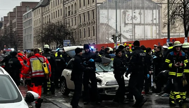 Makina hyn në turmën e protestuesve në Gjermani, raportohet për 15 të plagosur