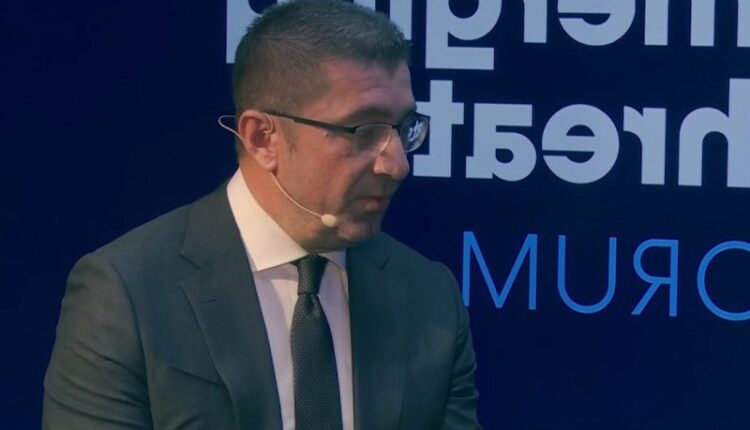 Mickoski: Po përballemi me shumë probleme me fqinjin tonë, Bullgarinë