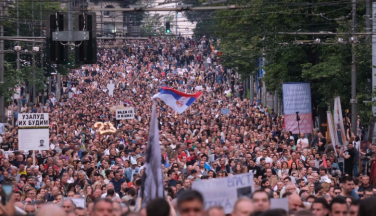 Studentët tregojnë kohën e protestës së nesërme, parlamenti serb mbyllet për shkaqe sigurie