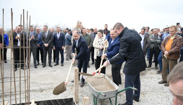 Mickoski: Ka filluar ndërtimi i pikës kufitare maqedono-greke “Markova Noga”