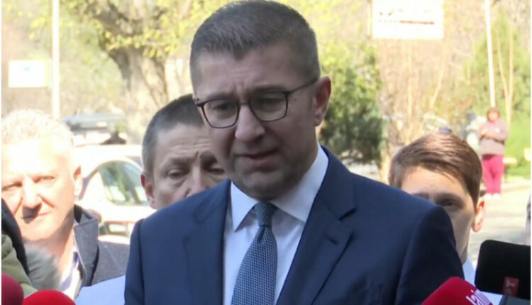 Mickoski: Nuk bëj PR fushatë, por e përmbush detyrën time si kryeministër, kushdo që ka faj për fatkeqësinë në Koçan, do të mbajë përgjegjësi