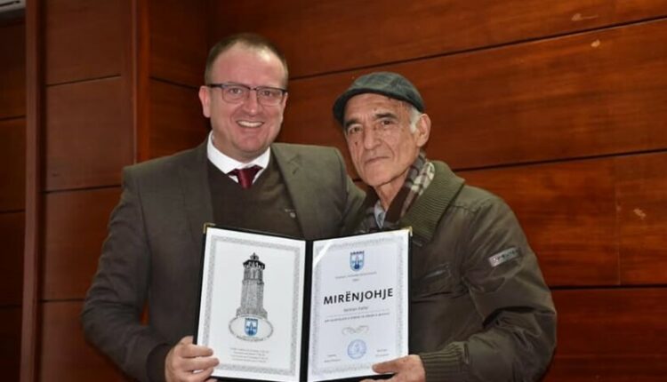 Taravari: Nuk ka dhe nuk gjej profesion më të rëndësishëm se ai i mësimdhënësit!
