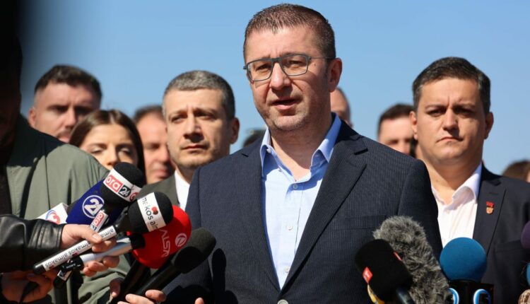 Mickoski: Bujar Osmanit shiti identitetin tim, s’e respekton as gjuhën shqipe