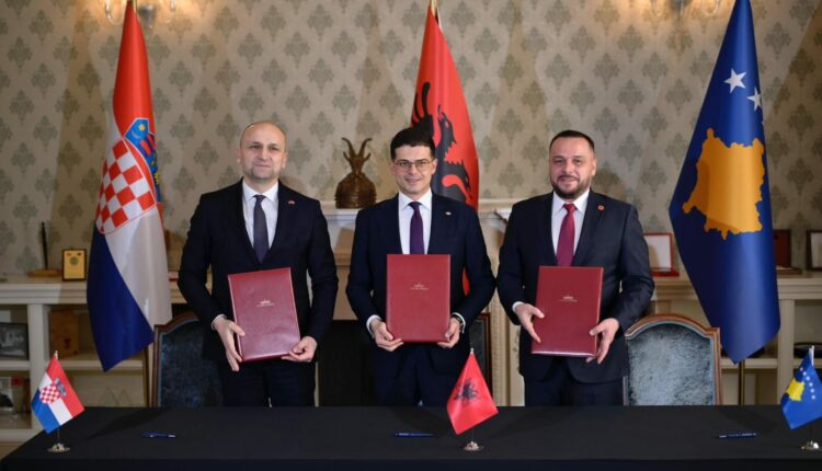 Nënshkruhet Deklarata për aleancë ushtarake mes Kosovës, Shqipërisë dhe Kroacisë