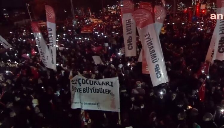 Sërish protesta në Stamboll/ Mbështetësit e opozitës, kundër arrestimit të kryebashkiakut Imamoglu