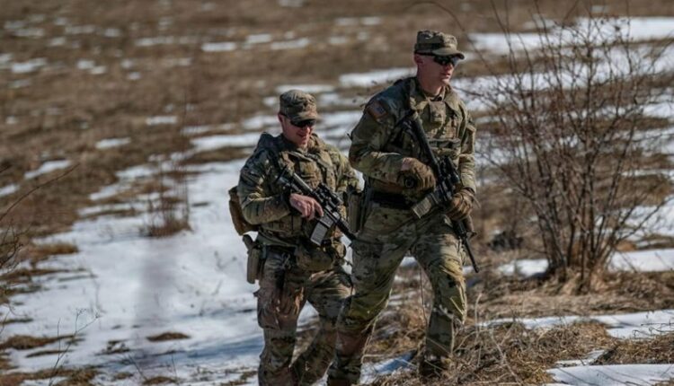 Ushtarët amerikanë kryejnë patrullime në vijën kufitare në veri të Kosovës