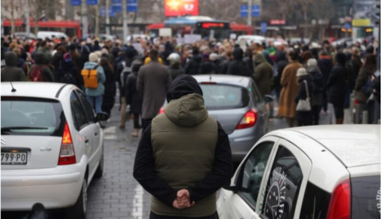 Sot në Beograd, protestë studentore me bllokadë, autoritetet bëjnë thirrje për një tubim paqësor