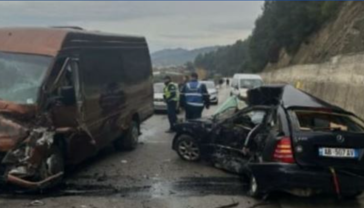Humbin jetën nëna dhe biri, aksident tragjik në Shqipëri