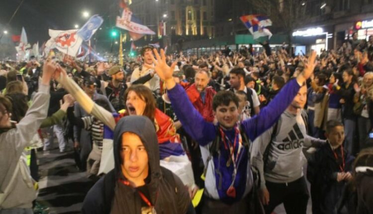 Dy lopë e pesë dele të dhuruara në Kosovë dhe një protestë e madhe në Beograd