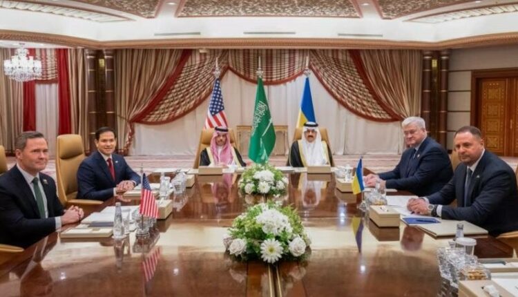SHBA dhe Ukraina fillojnë takimin në Arabinë Saudite për t’i dhënë fund luftës së nisur nga Rusia