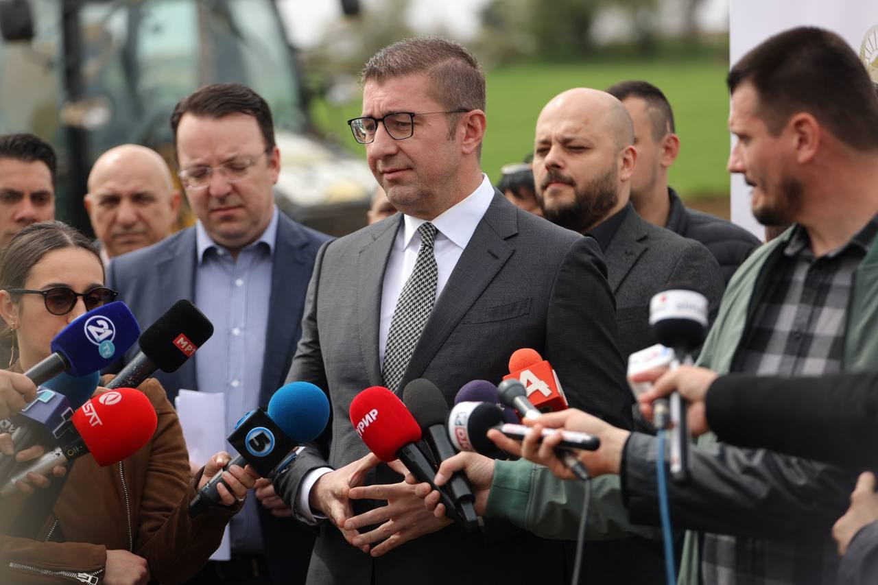 Mickoski: Po ndërtohet mega-parku me shesh në lagjen Radishan në vlerë prej 20 milionë denarë Mirëdita edhe nga unë, do flas shkurt