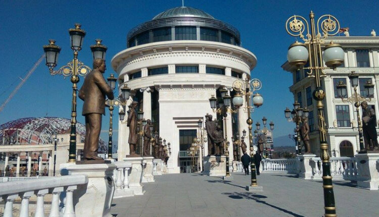 Prokuroria: Dy vëllezër nga Kriva Pallanka kanë vrarë bashkëfshatarin për 6.000 denarë dhe kanë djegur trupin për të fshehur gjurmët