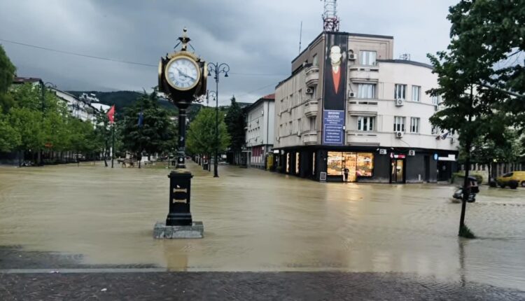 Gjendja pas vërshimeve në Pejë, flet drejtori i Mbrojtjes dhe Shpëtimit