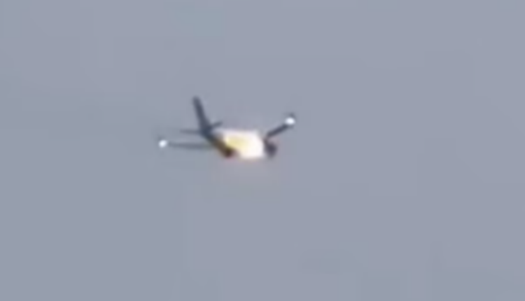 Aeroplani bën ulje emergjente në Denver për shkak të një lepuri në motor (VIDEO)