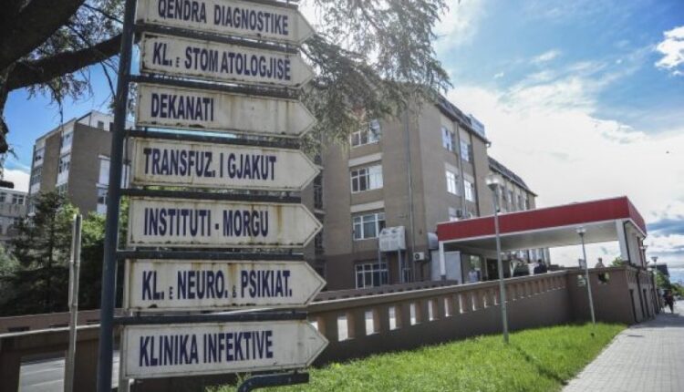 Vdes në QKUK personi që u aksidentua disa ditë më parë në Prishtinë