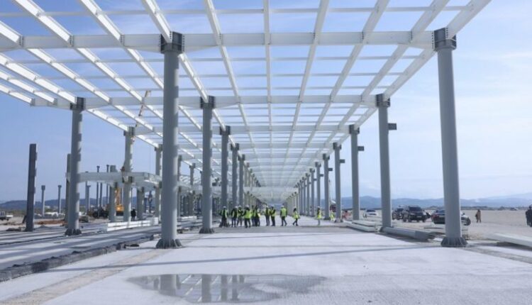 Ra nga lartësia, vdes një punëtor në aeroportin e Vlorës