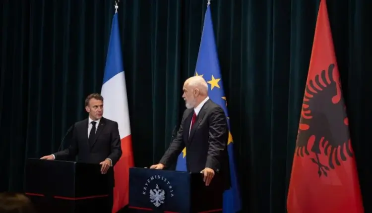 “Mbani agjendën tuaj dhe ne tonën, 2027 nuk është perspektivë, por realitet”, Macron në Tiranë: Meritat tuaja do të njihen