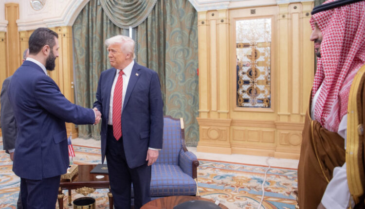 Nuk ndodhi një i tillë në 25 vjet, takim mahnitës për udhëheqësin e ri të Sirisë me Trumpin
