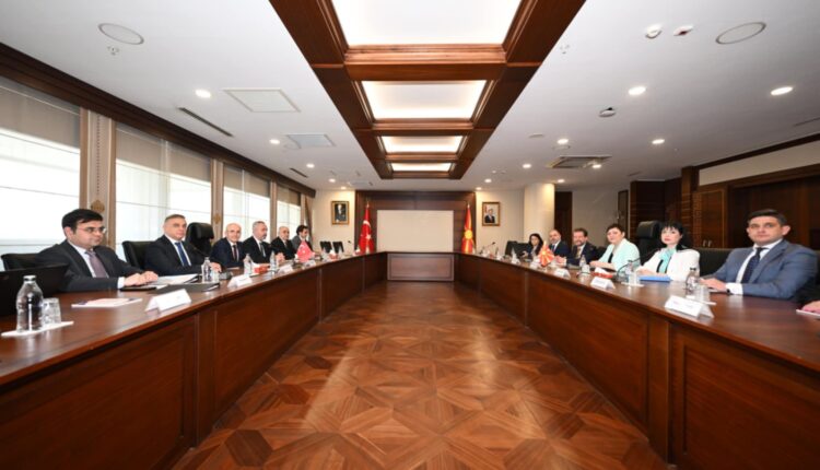 Takim i ministres Dimitrieska-Koçoska me ministrin turk të Thesarit dhe Financave, Shimshek – U dakordua intensifikimi i bashkëpunimit midis dy ministrive