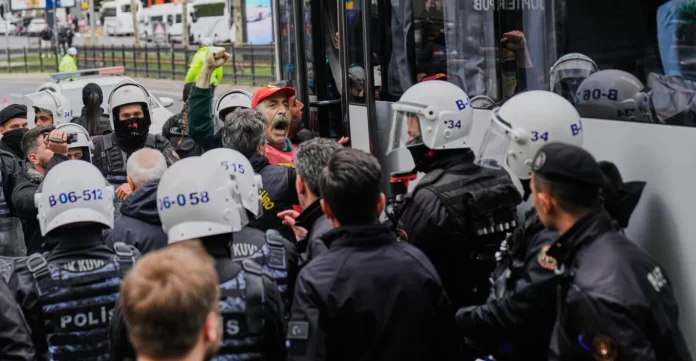 Incidente në marshimet e 1 Majit në Stamboll, policia përleshet me protestuesit, më shumë se 400 të arrestuar
