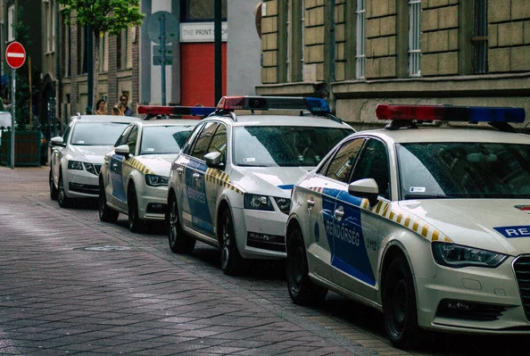 Hungaria miraton ligj të ashpër kundër drogës: Shpërndarësve do t’iu konfiskohet pasuria dhe nuk do të kenë falje