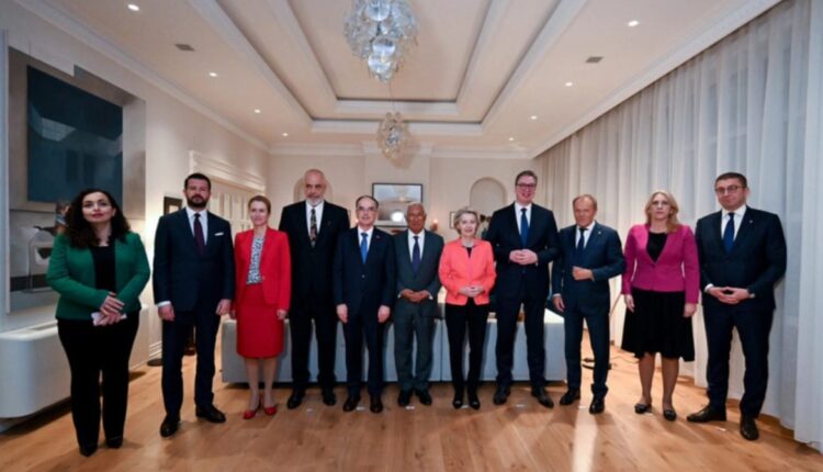 Nga Mickoski, Osmani te Vuçiç e Tusk, Ursula von der Leyen publikon foton me liderët në Tiranë: Çfarë simboli i fuqishëm