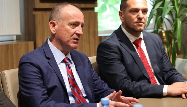 Uzairi i përgjigjet Fetait: Paraqite rrethin tënd të gjerë, nëse e ke – rrethi i Taravarit është në terren, jo në debate sterile