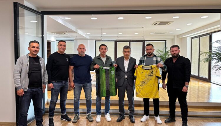 Zv/kryeministri Mexhiti priti në takim përfaqësuesit e klubeve Arsimi, Bashkimi dhe Shkëndija-Haraçinë: Sporti na bashkon dhe na forcon si kolektiv
