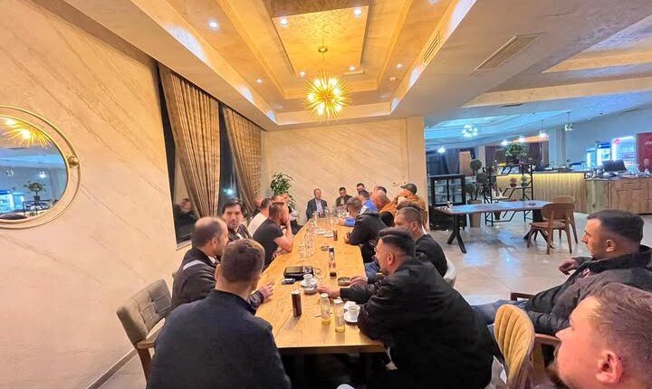 Kryetari i Aleancës për Shqiptarët, Arben Taravari, ka zhvilluar një takim me kryesinë e degës së partisë në Shuto Orizarë