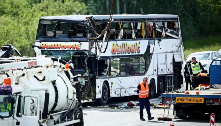 Raportohet për dy të vdekur në një aksident mes autobusit dhe veturës në Kroaci