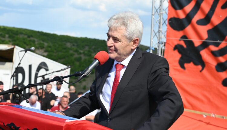 Ahmeti për vendstrehimin e Grubit dhe Bajramit: Nuk kam komunikim, janë diku në rajon