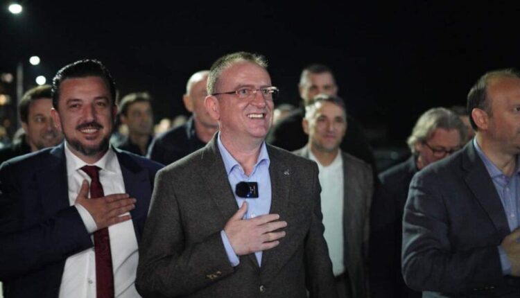 Deputeti i ASH-së, Sulejmani poston foton e Taravarit: E vërteta gjithmonë fiton!