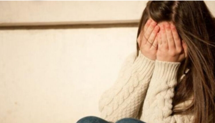 Skandal në Itali: Abuzonte seksualisht me pacientet, vihet në pranga kryebashkiaku mjek