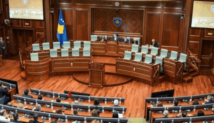 Dështon për herë të 17 konstituimi i Kuvendit të Kosovës, ja kur mbahet seanca e radhës