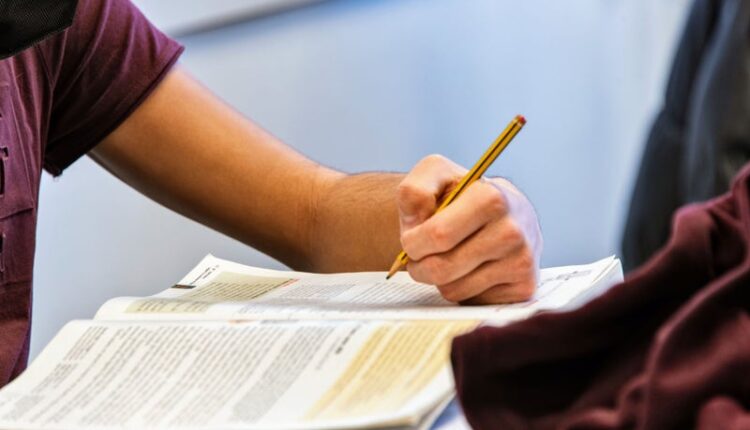 Matura shtetërore, rreth 15 mijë maturantë do t’u nënshtrohen provimeve