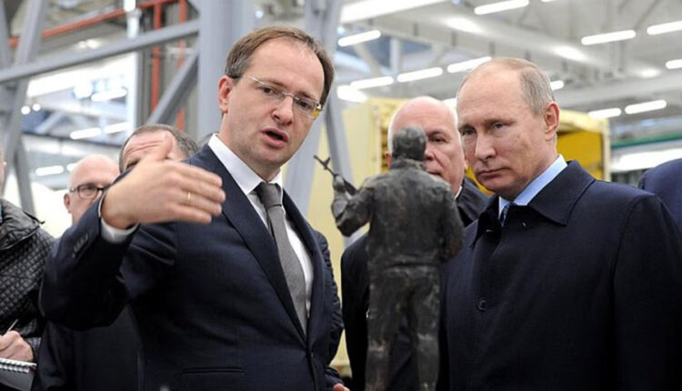 Kush është Medinsky, njeriu që përfaqëson Putinin në bisedimet e Stambollit