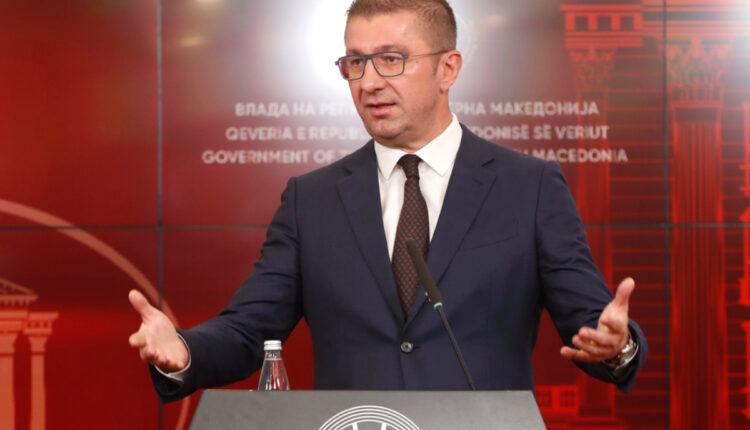 Mickoski paralajmëron emërime të reja pas largimit të Taravarit nga Qeveria