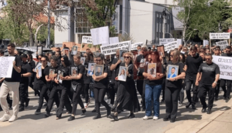 Prindërit e viktimave në Koçan kërkojnë llogari dhe zgjidhje të plotë ligjore të rastit